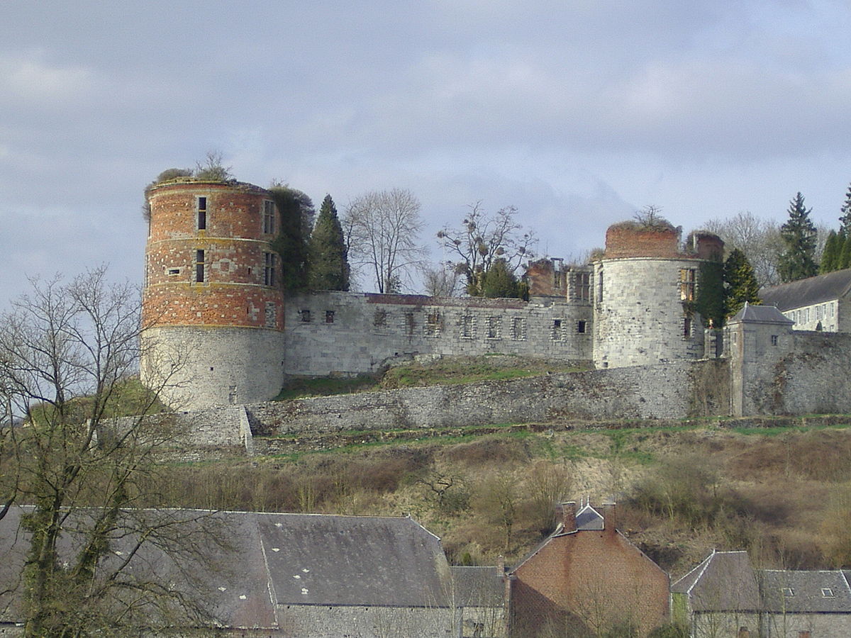 château hierges chien accepté