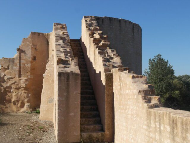 Ainay-le-Château